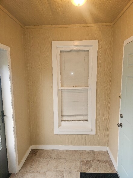 Building Photo - 2643 Sumner Ave