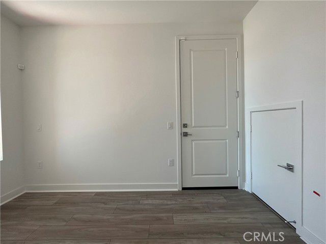 Building Photo - 322 Tank