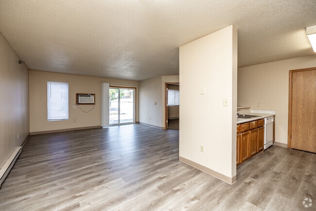 3BR, 1BA - 1,107 SF - 1201 E Bell Avenue