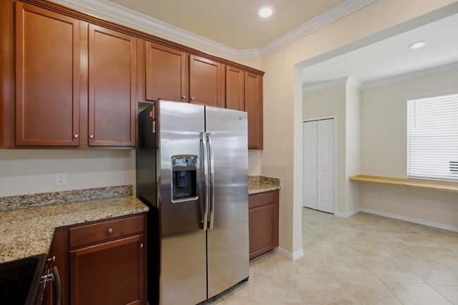 Building Photo - 8895 Via Isola Court