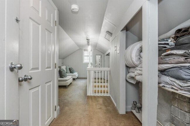 Building Photo - 168 Garland Ave