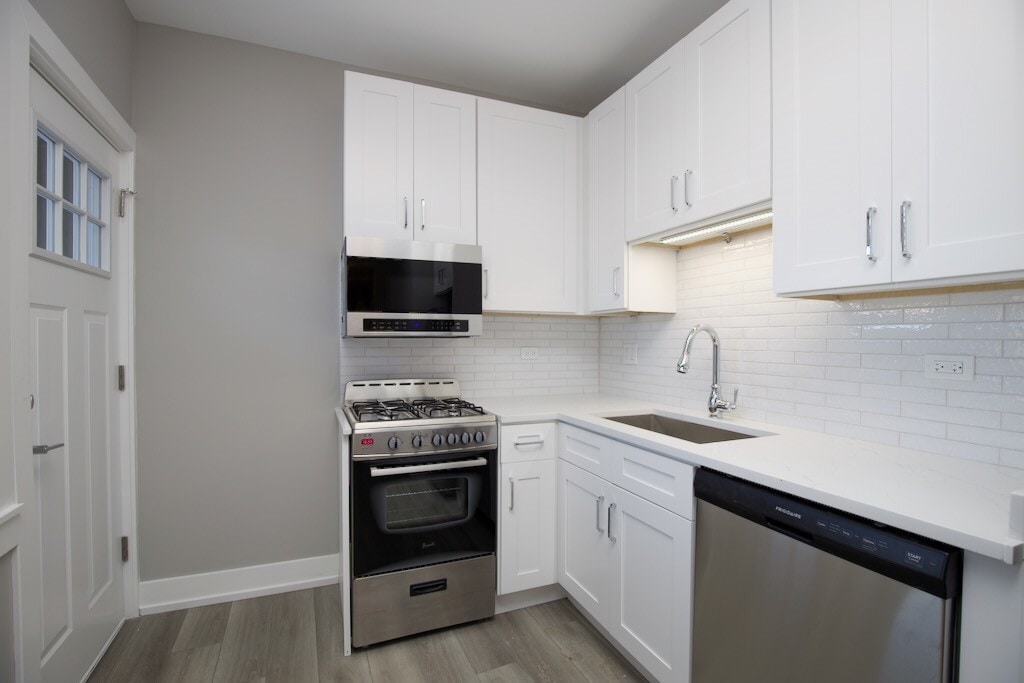 Building Photo - 3853 N Janssen Ave