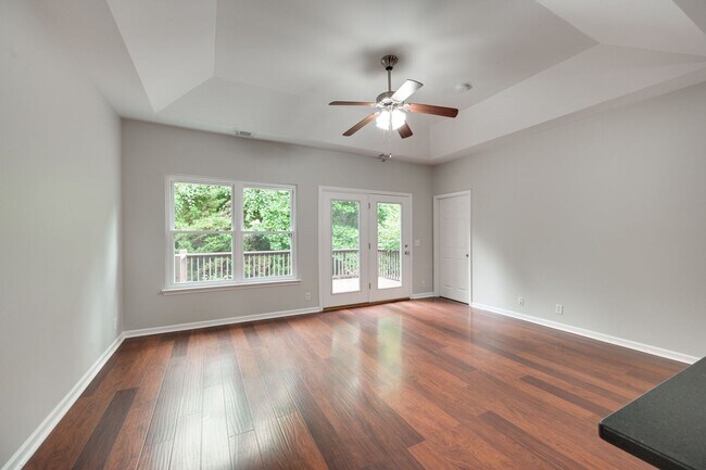 Building Photo - 902 Catlow Ct