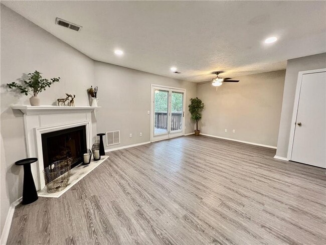 Building Photo - 1502 Queen Anne Ct