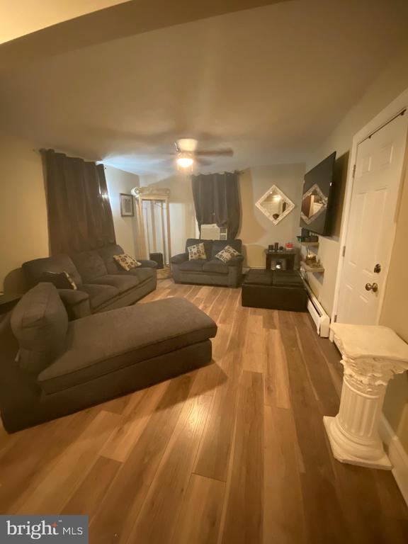 Building Photo - 430 Leconey Ave