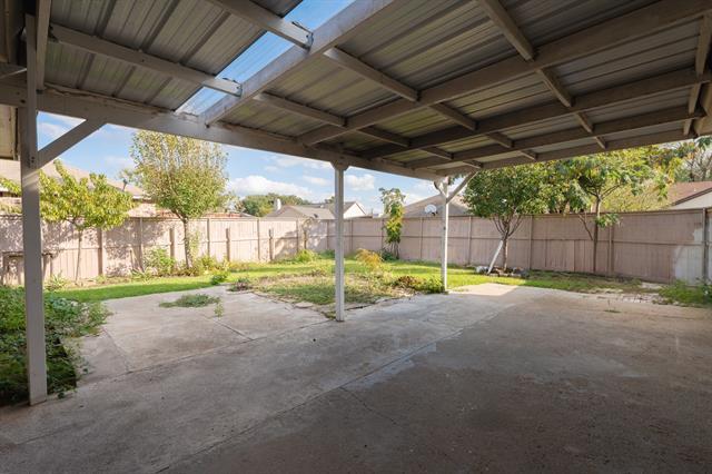 Building Photo - 7114 Lo Chalmers Ln