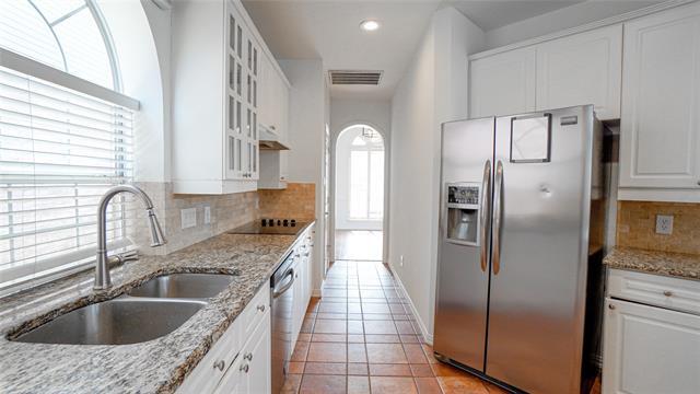 Building Photo - 17744 Knollmeadow Ln