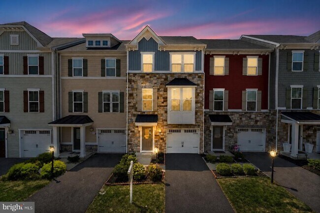 Building Photo - 41715 McMonagle Square