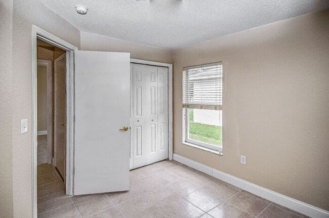 Building Photo - 6553 Shepherd Oaks St