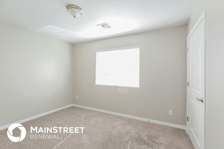 Building Photo - 2000 N 36th St