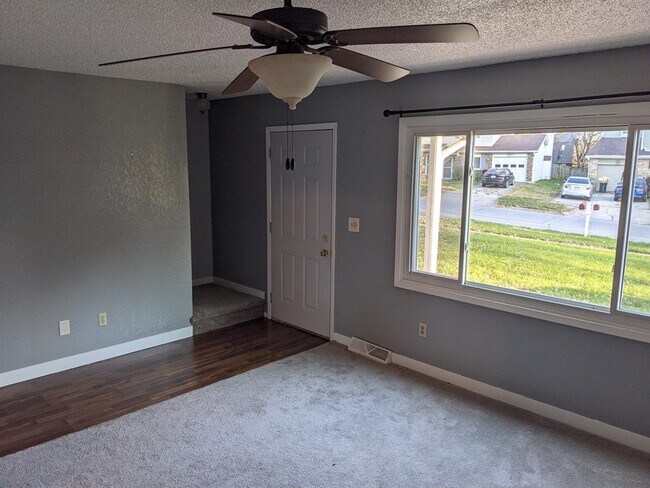 Building Photo - 2107 10th St Pl