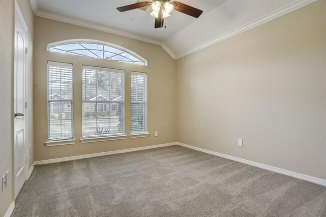 Building Photo - 316 Parkwood Village Dr
