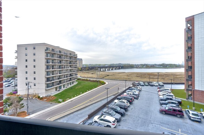 Building Photo - 90 Quincy Shore Dr