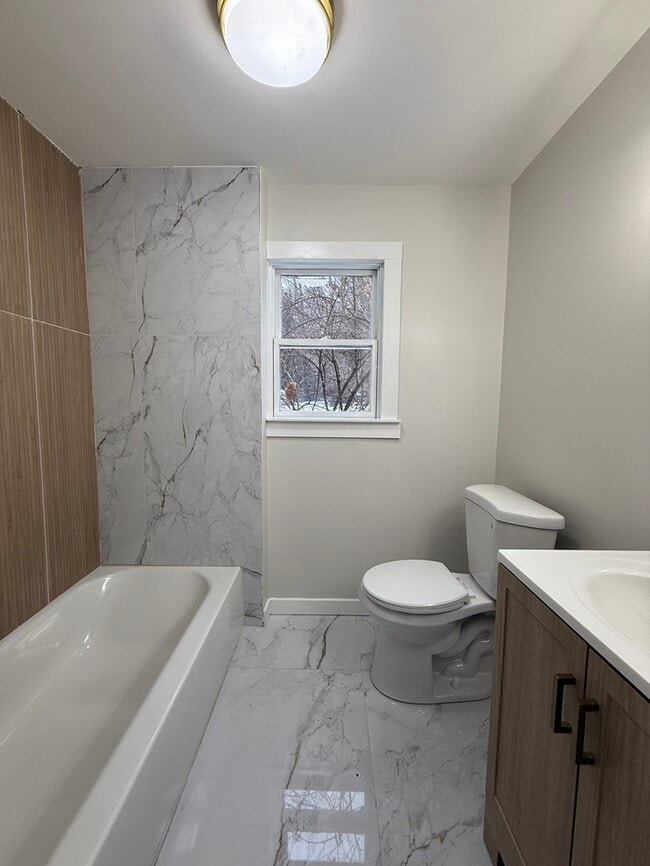 Building Photo - 92 Fairview Ave