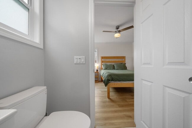 Building Photo - Charming Home In NE Richmond!