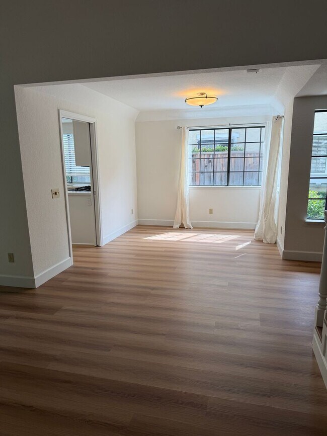 Building Photo - 230 Bridgeside Cir