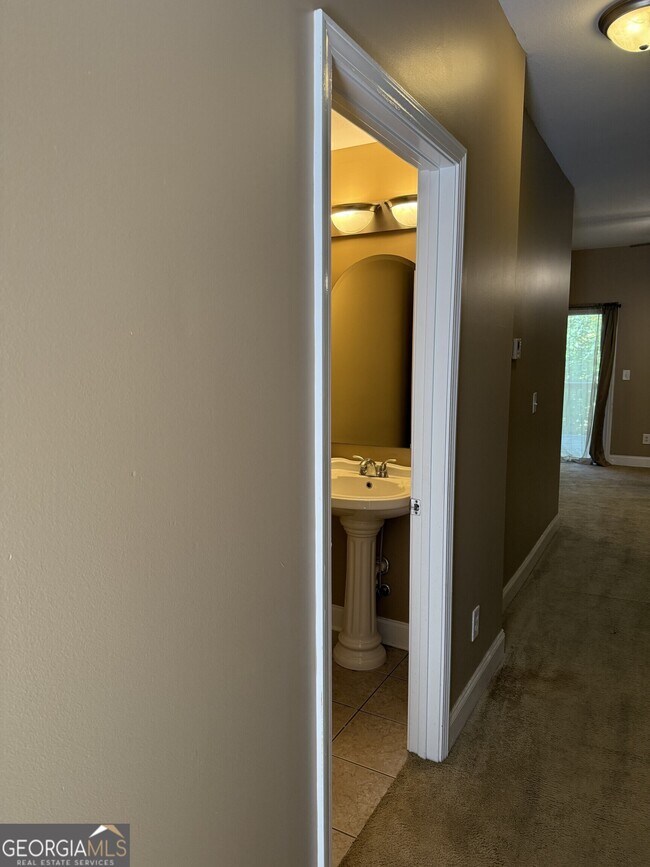 Building Photo - 235 Tower Commons Rd