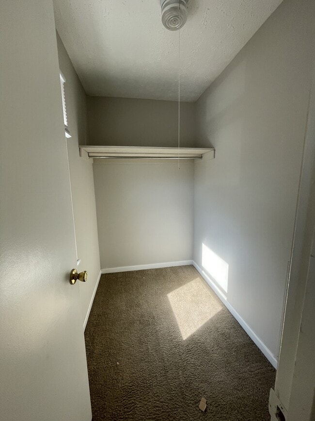 Building Photo - 139 Cedar Crest Dr
