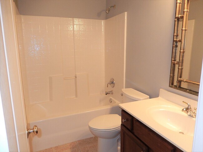Building Photo - 2927 Imperial Oaks Dr