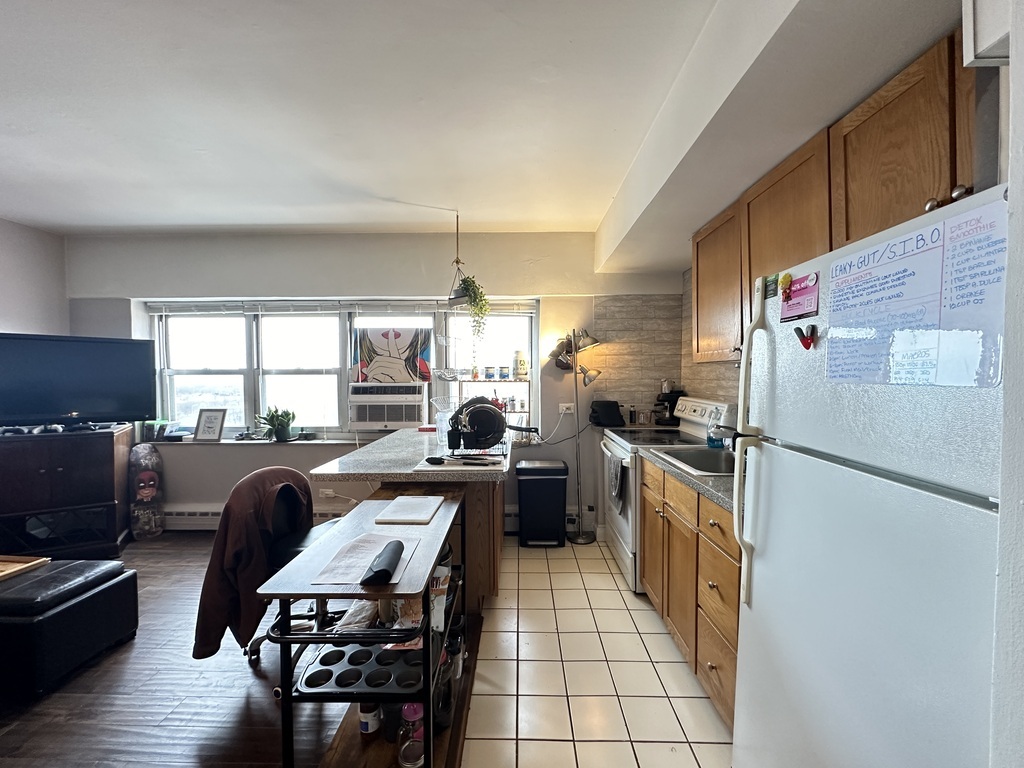 Building Photo - 4950 N Marine Dr