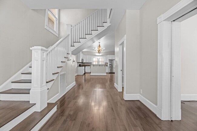 Building Photo - 1220 National Ave