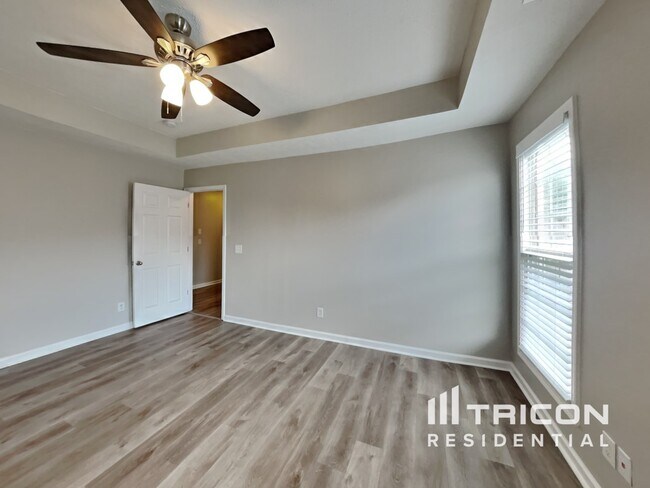 Building Photo - 3508 Oak Creek Dr