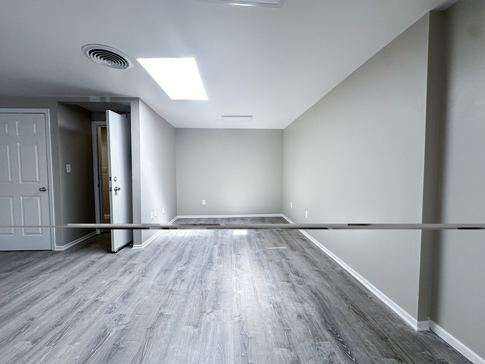 Building Photo - 2039 Winnebago St