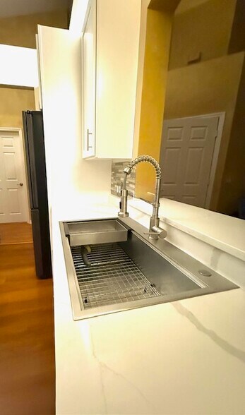 Building Photo - 5944 Sand Wedge Ln