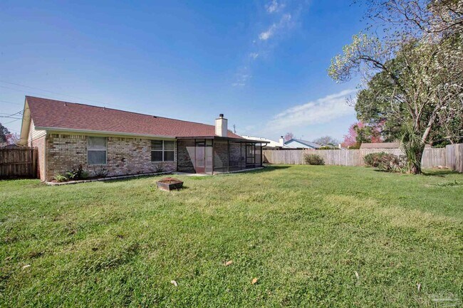 Building Photo - 9568 Brentwood Blvd