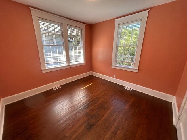 Building Photo - 2427 Sulton St