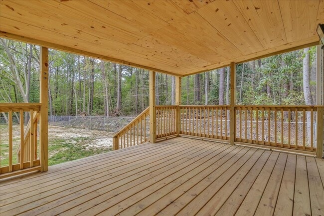 Building Photo - 3 Bedroom 2.5 Bathroom Home