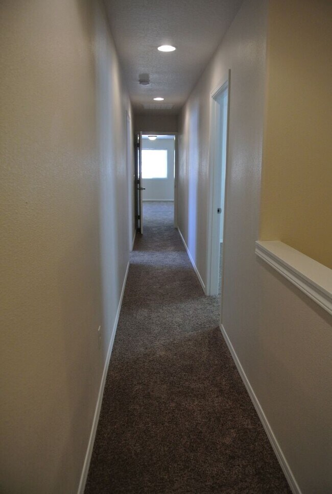 Building Photo - November Rent FREE ~ Spread Out and Live L...