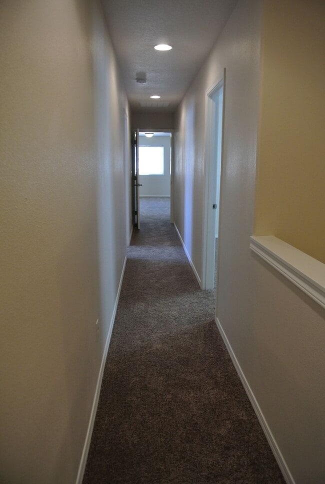 Building Photo - Spread Out and Live Large in this Luxuriou...