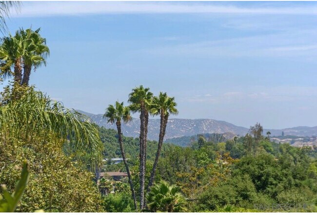 Building Photo - 2054 Vintage Pl