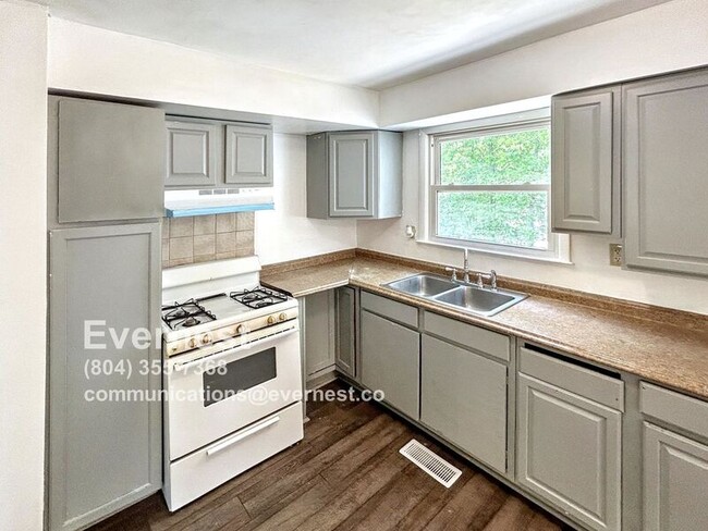 Primary Photo - 1804 Trenton St