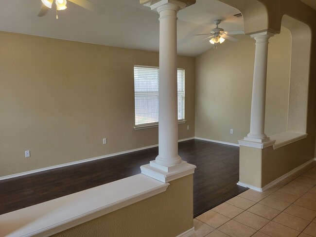 Building Photo - IDEAL 4 BEDROOM HOME IN BEAUTIFUL SAVANNAH...