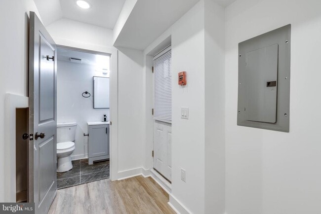 Building Photo - 2348 N Park Ave