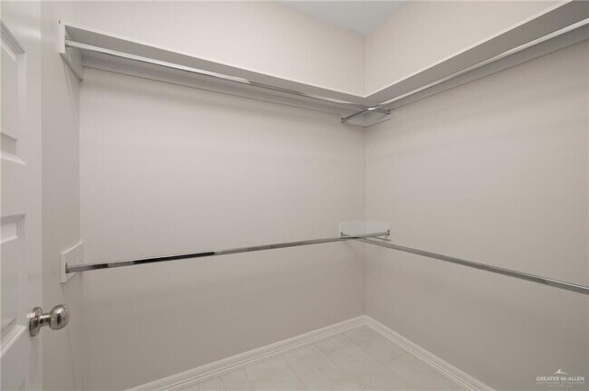 Building Photo - 20 Larkspur Ave