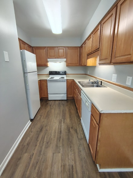 Building Photo - 600 Reusens Rd