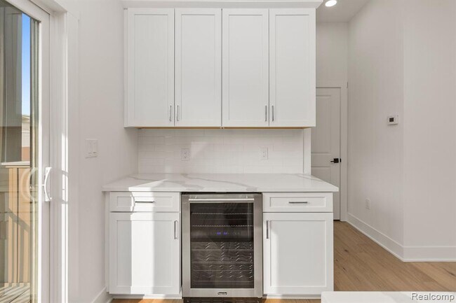 Building Photo - 2037 11th St