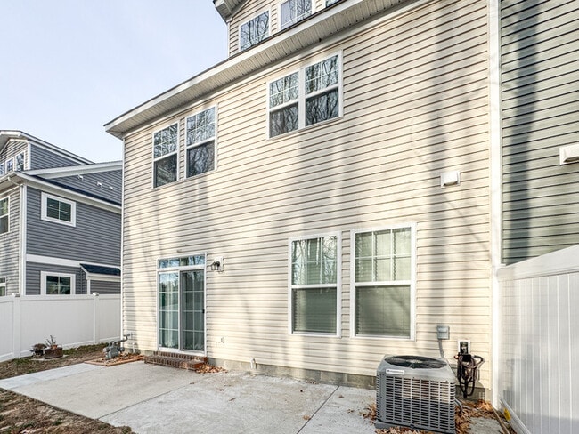 Building Photo - RENOVATED 4 BEDROOM/3 BATH IN VIRGINIA BEACH! READY FOR RENT!!