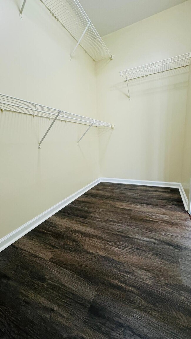 Building Photo - 1523 Brookmere Way