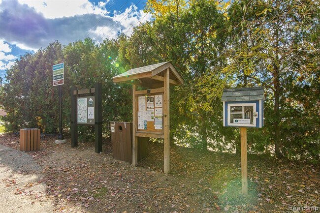 Building Photo - 116 Saber Way