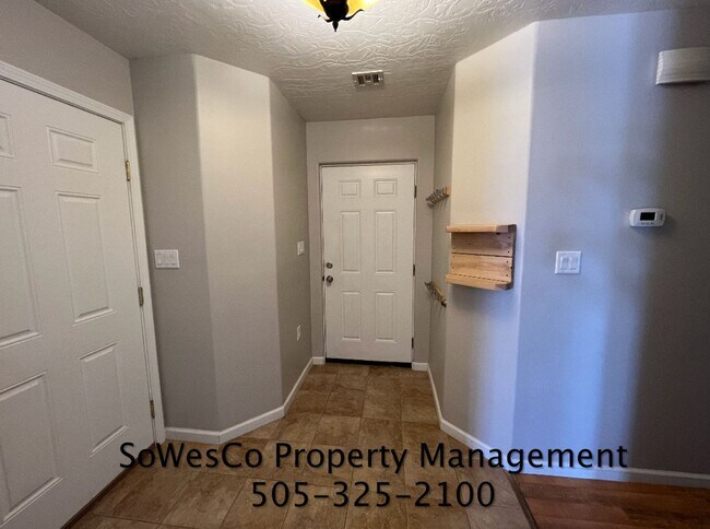 Building Photo - FOUR Bedroom Newer Home in Aztec