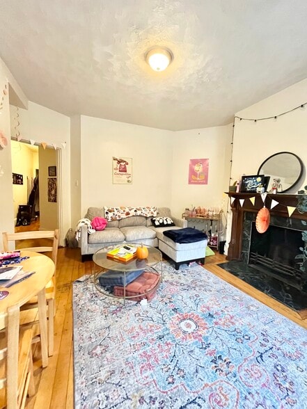 Building Photo - 614 Columbus Ave