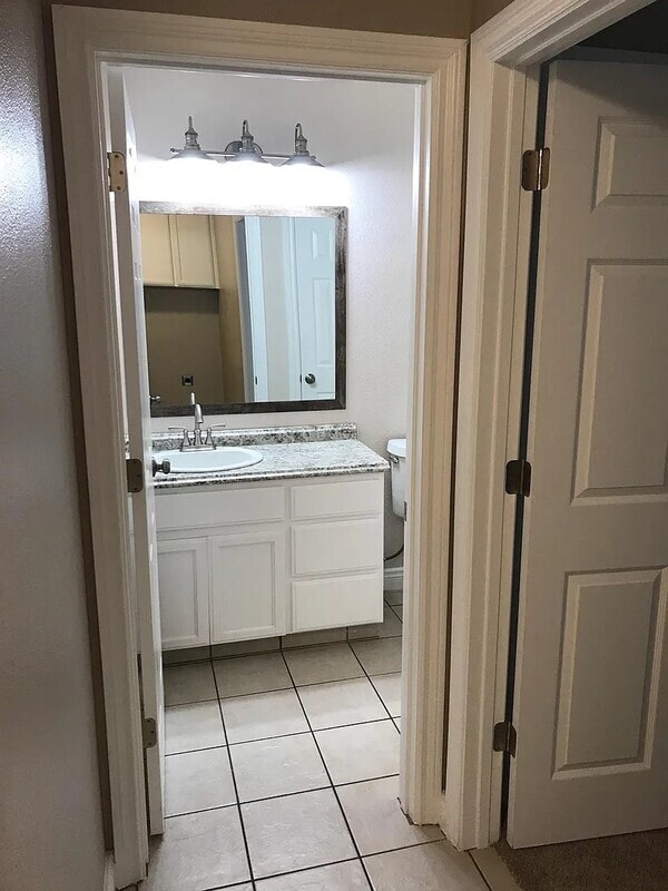 Building Photo - 1055 Vermont Ave