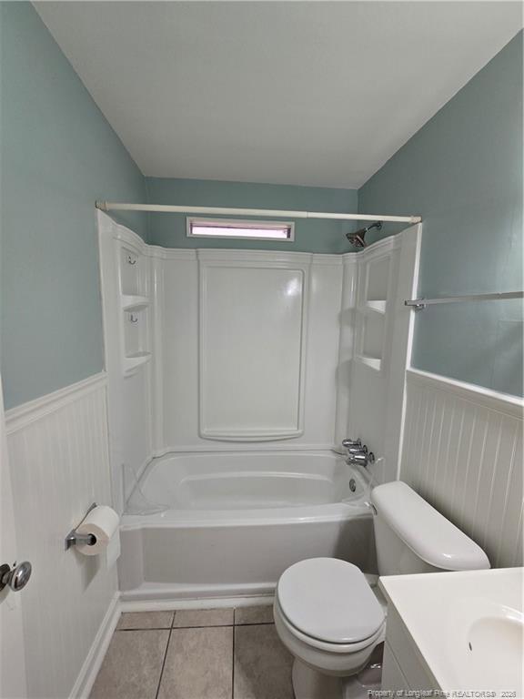 Building Photo - 479 McBain Dr