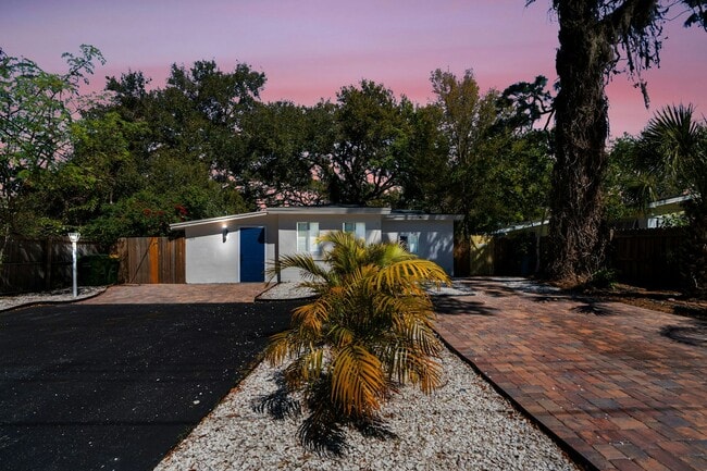 Building Photo - 1019 41st St