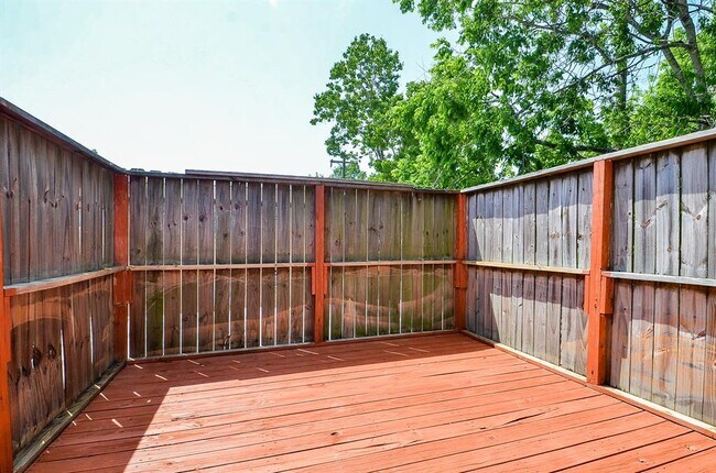 Building Photo - 8810 Ilona Ln