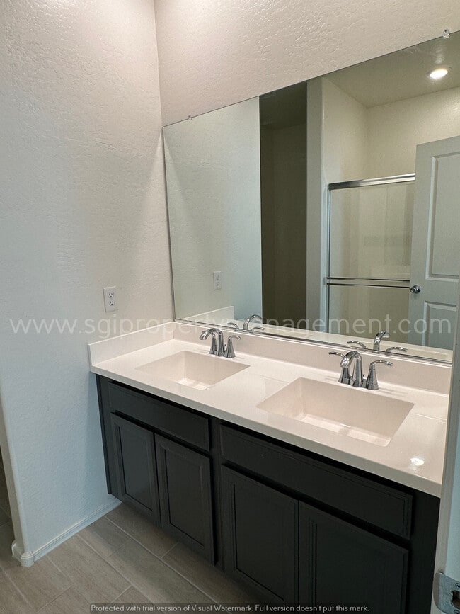 Building Photo - 1781 E Desert Breeze Pl